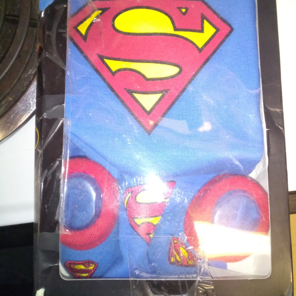 Superman onsie set. Beanie,booties,onsie.
